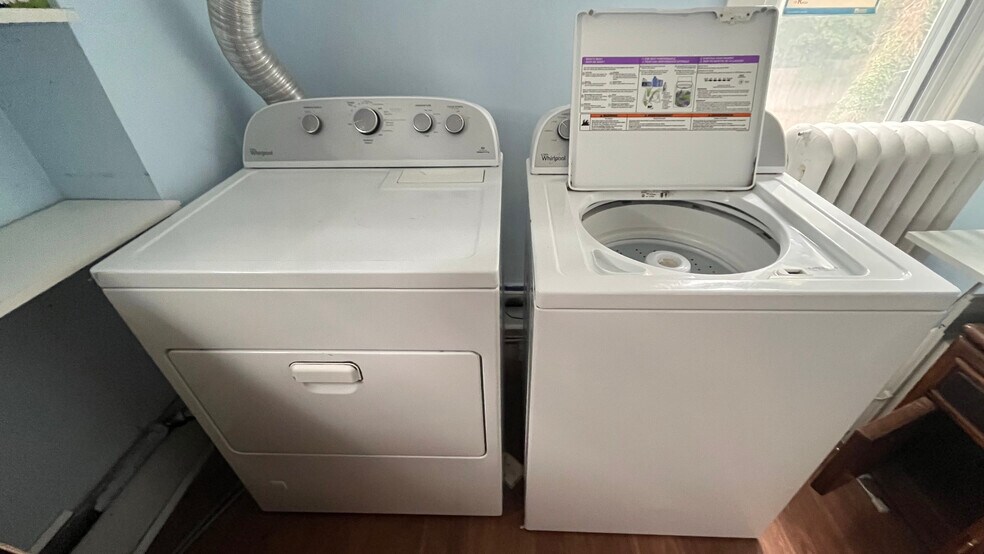 Building Photo - 5859 Hobart St