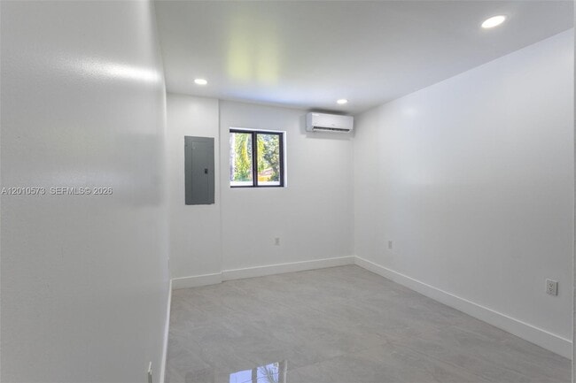 Building Photo - 571 NW 152nd St