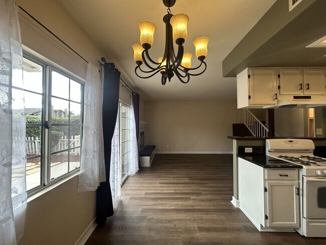 Building Photo - Beautiful 3bed/2bth in San Marcos!