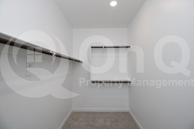 Building Photo - 3303 S Piedra Cir