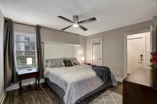 Building Photo - 12900 Walden Rd