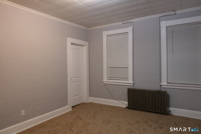 Building Photo - 53 Lindsley St