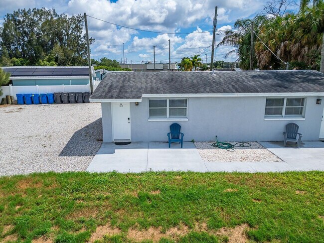 Building Photo - 8818 Rocky Creek Dr