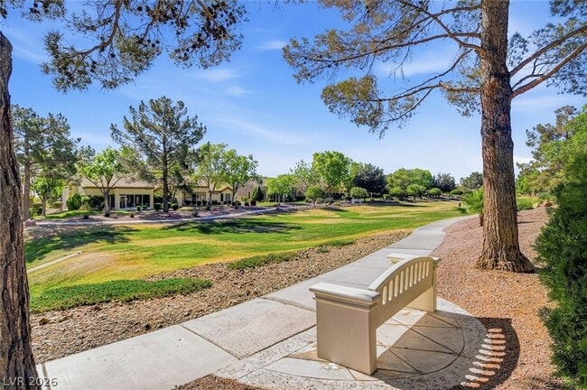 Building Photo - 2628 Highvale Dr