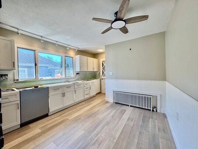 Building Photo - 70 Durso Ave