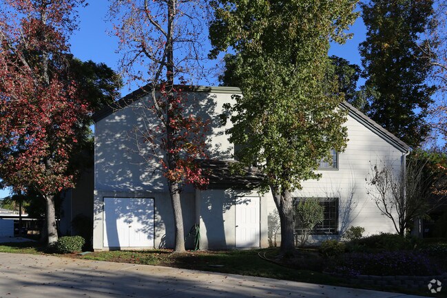 Building Photo - Maple Street Villas