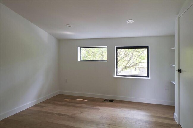 Building Photo - 2509 Durwood St