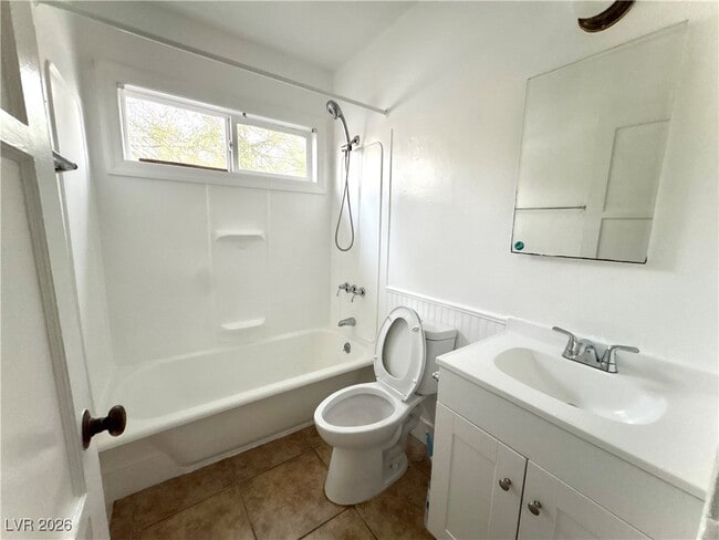 Building Photo - 1301 Bracken Ave