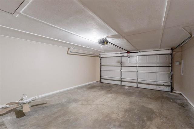 Building Photo - 1900 N Irving Heights Dr