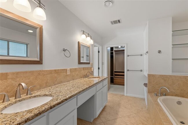 Building Photo - 700 Grey Fox Trail