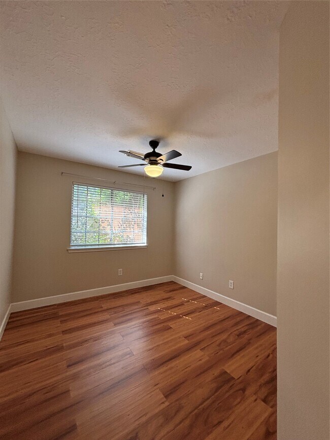 Building Photo - 5007 Pine Prairie Ln