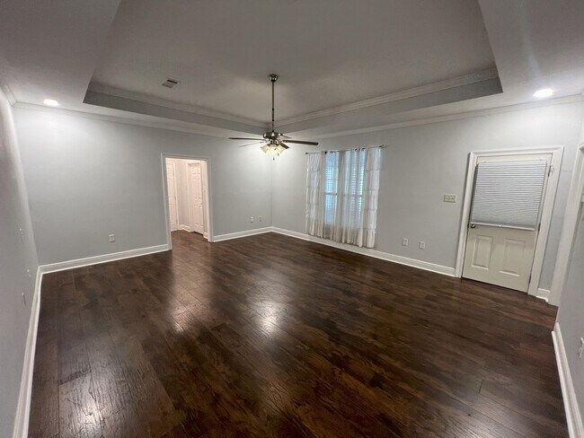 Building Photo - Newly remodeled, 4 bedroom, 2.5 bathroom home in Baton Rouge, LA