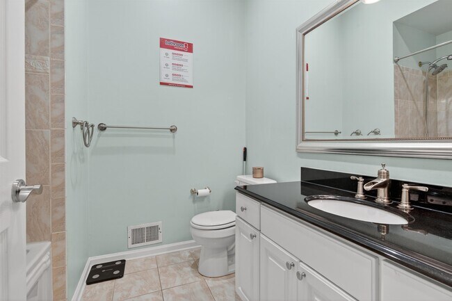 Building Photo - 354 Oswego Ct