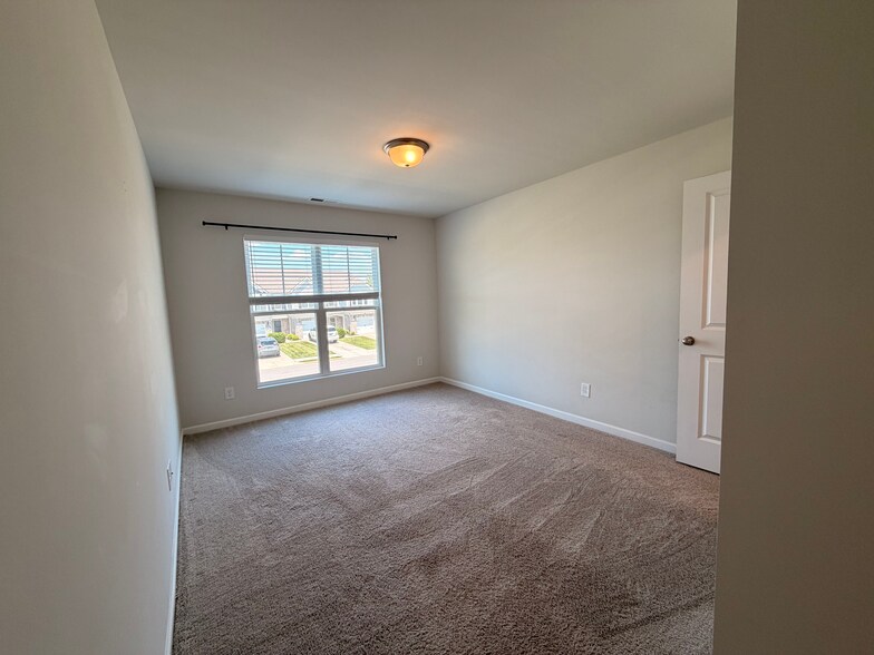Building Photo - 2451 Salem Creek Ct