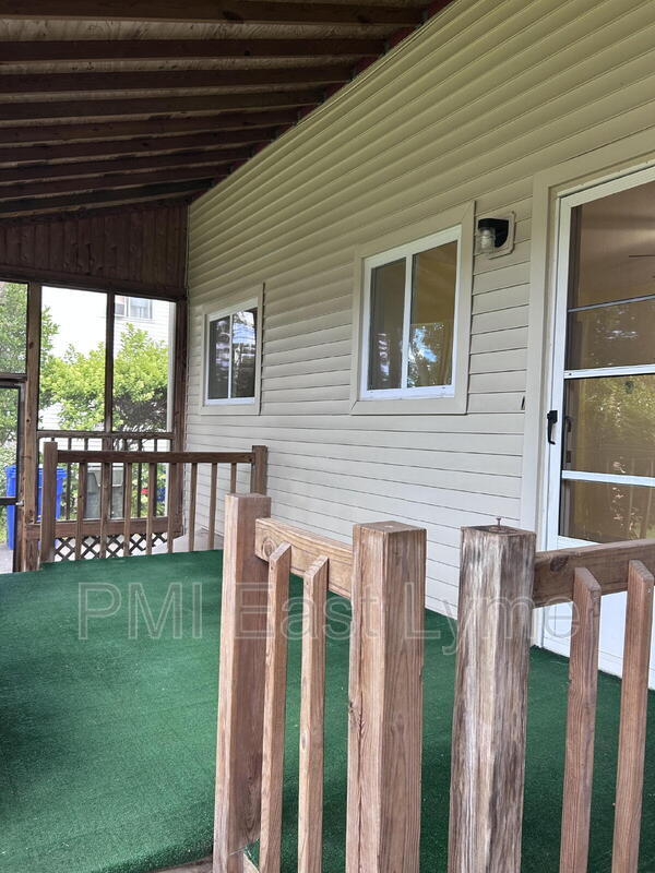 Building Photo - 76 Cloverdale Dr