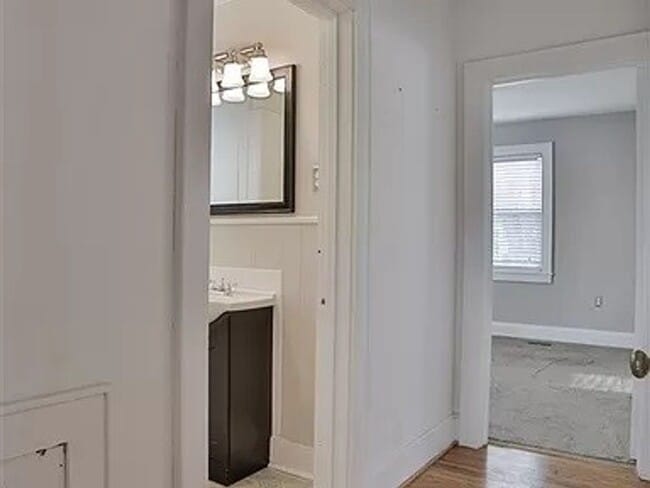 Building Photo - SINGLE FAMILY HOME