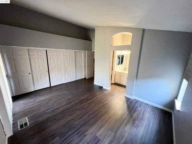 Building Photo - 293 Amberleaf Way