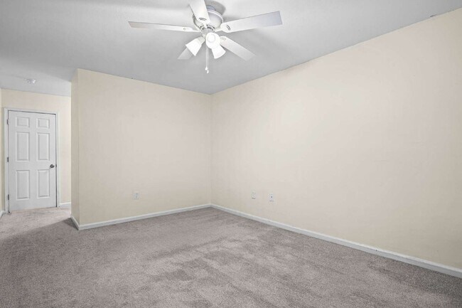 Building Photo - 3115 Pine Heights Dr NE