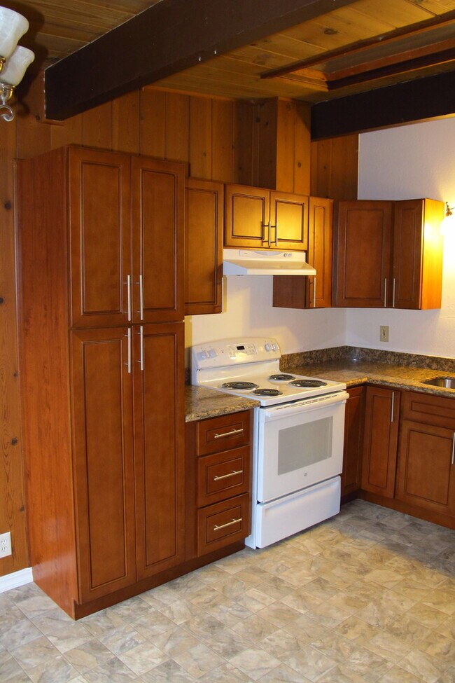 Building Photo - 993-995Butte