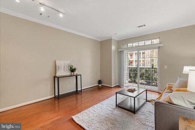 Building Photo - 2465 Army Navy Dr
