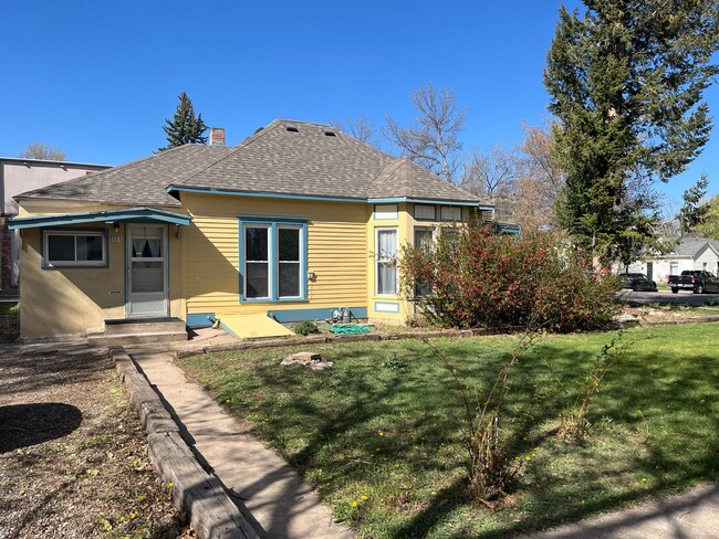 Building Photo - Charming 2-Bedroom Home Downtown Available...