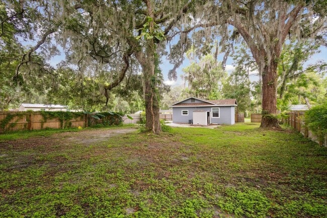 Building Photo - 20031 Oakdale Ave