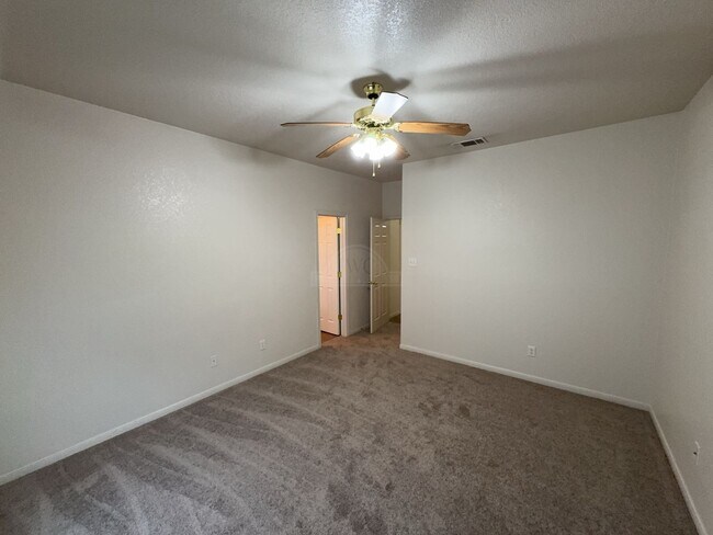 Building Photo - 1107 Cinch Dr