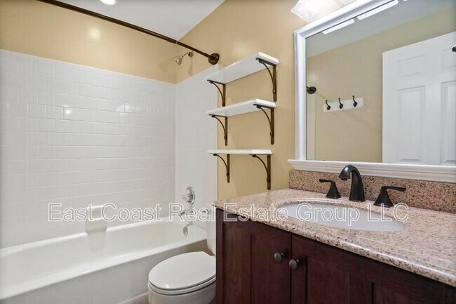 Building Photo - 8033 Hollow Reed Ct