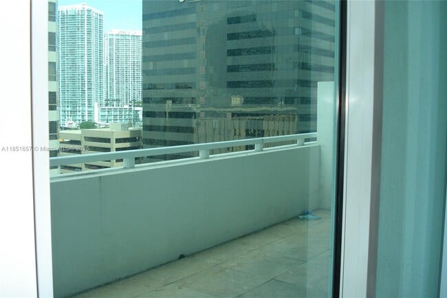Building Photo - 951 Brickell Ave