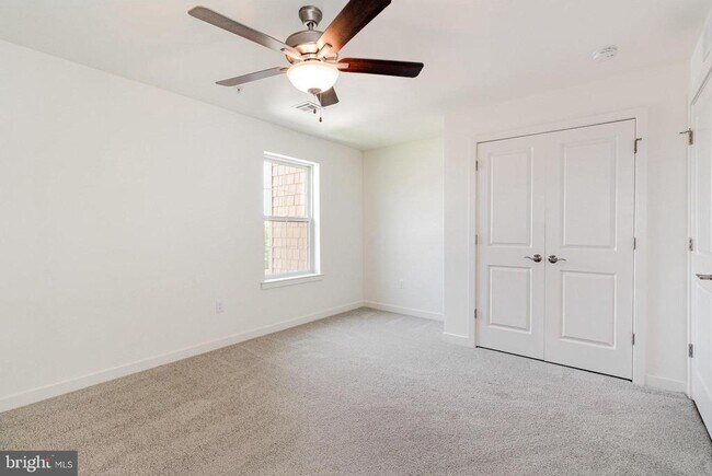 Building Photo - 1708 Fairmont Dr