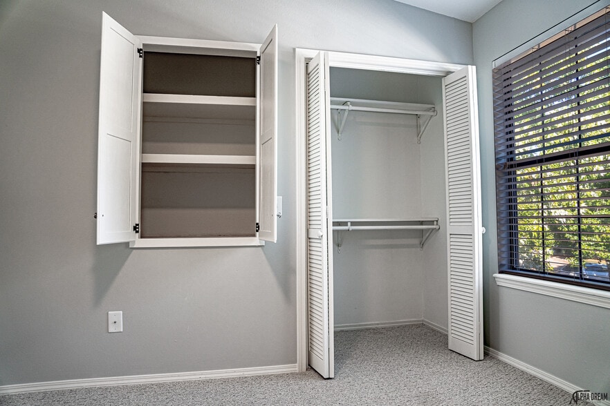 Building Photo - 1370 Oakland Ave