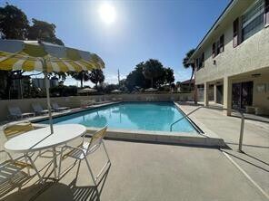 Primary Photo - 3712 N University Dr