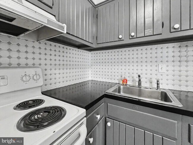 Building Photo - 408 W Lafayette St