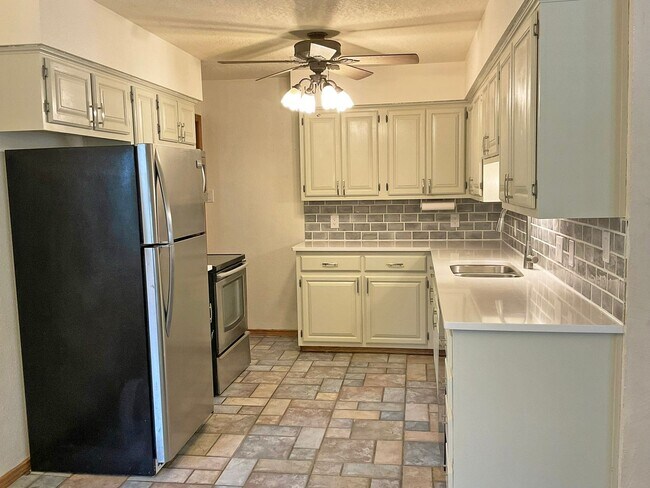 Building Photo - 2407 Arbor Cir