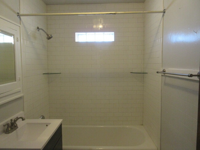 Building Photo - 2615 Taylor Ave