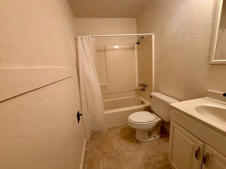 Building Photo - 8522 MacArthur Blvd