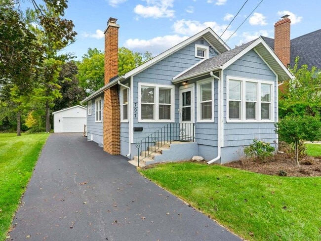 Primary Photo - 707 McHenry Ave