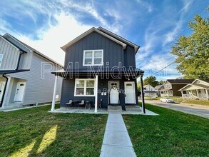Building Photo - 1602 Quill St