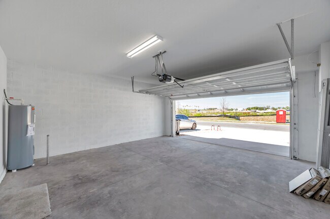Building Photo - 9304 Bonita Mar Dr