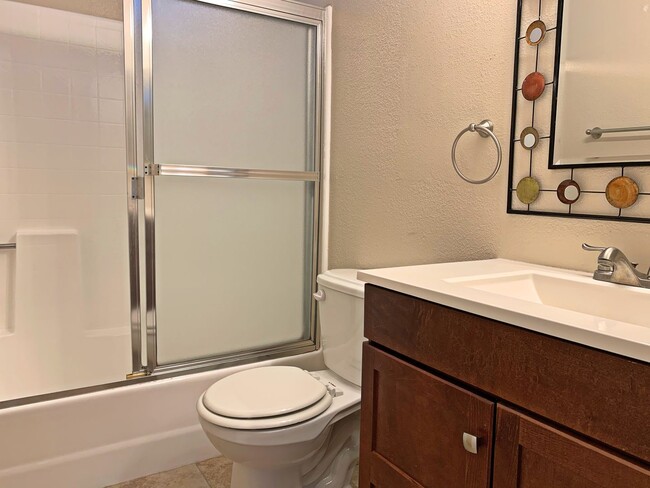Building Photo - For Lease – Beautiful 2 Bed, 2 Bath Condo in Northwood Horizon | $3,195/month