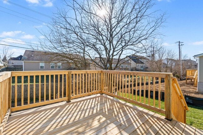 Building Photo - 445 Friendly Ave