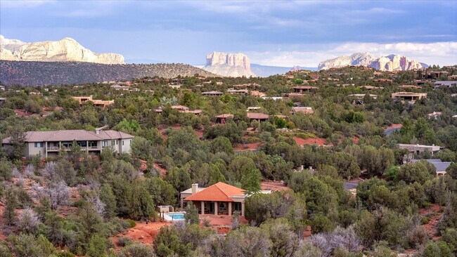 Building Photo - 36 W Dove Wing Dr