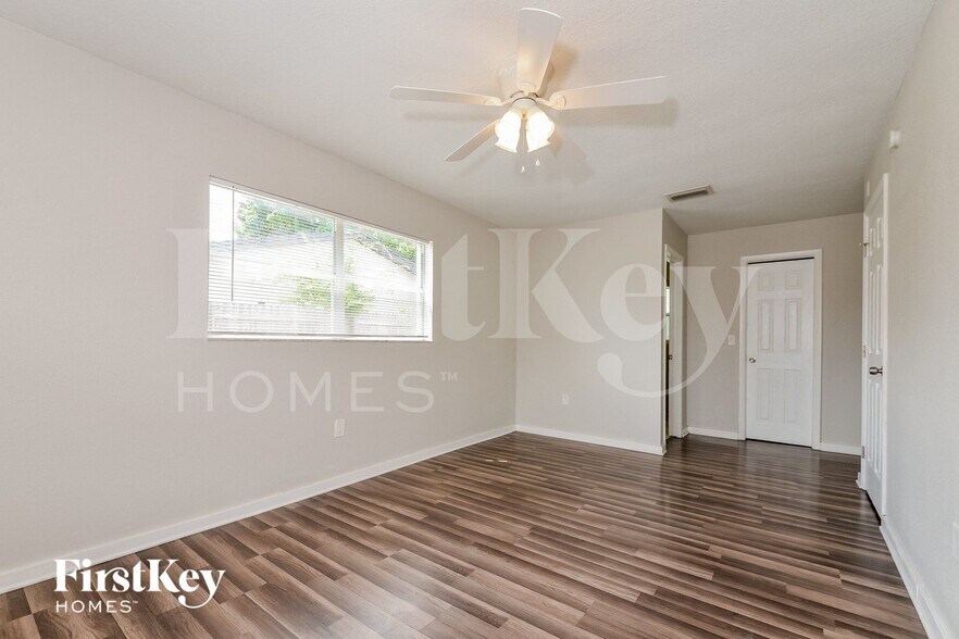 Building Photo - 3806 Southern Pkwy W