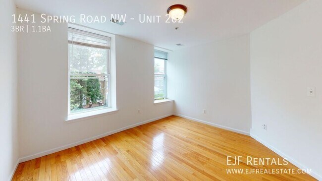 Building Photo - 1441 Spring Rd NW
