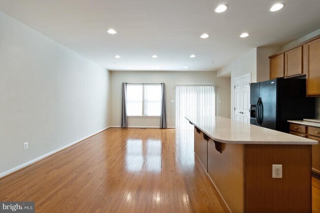 Building Photo - 7672 Timbercross Ln