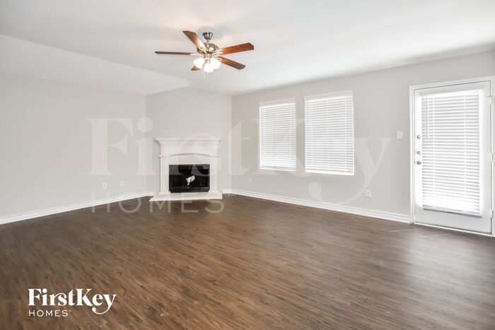 Building Photo - 716 Austin Ln