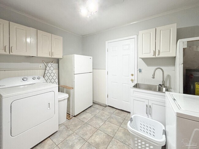 Building Photo - 12442 Airblanc Dr