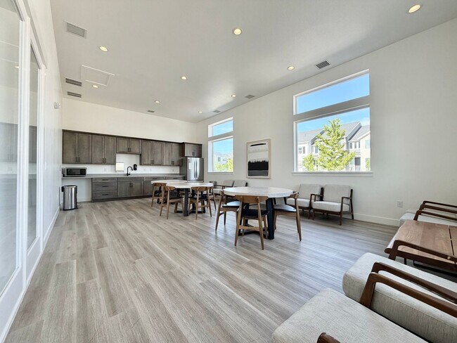 Building Photo - 3BR Condo in The Exchange | Garage, Pool & Minutes to Silicon Slopes