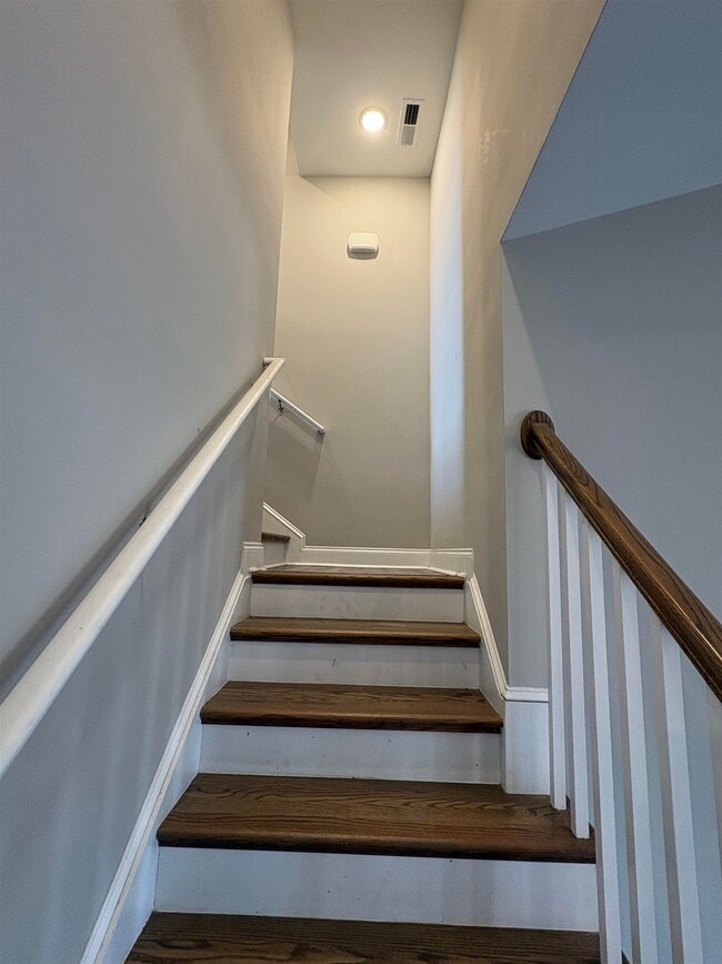 Building Photo - 104 Ringding Dr