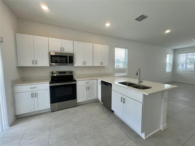 Building Photo - 3099 Skyline Lp